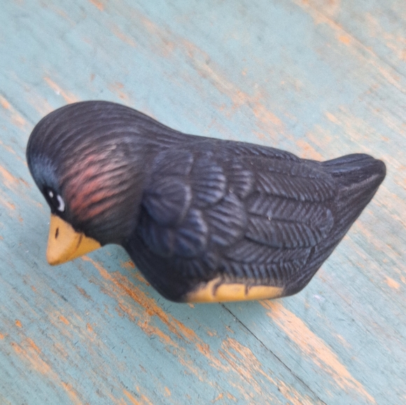 Vintage Porcelain Bird Tiny Figurine Bord Lover Gift Collectible Knick Nack - Picture 15 of 16
